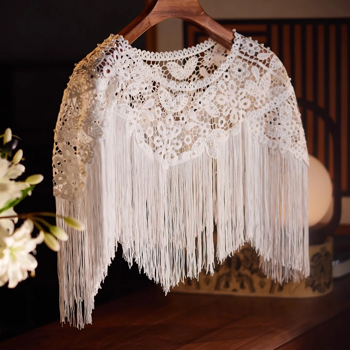

Women's Spring Summer Pearl Beaded White Lace Tassel Pashmina Female Autumn Winter Chinese Vintage Cosplay Shawl Cloak R3381