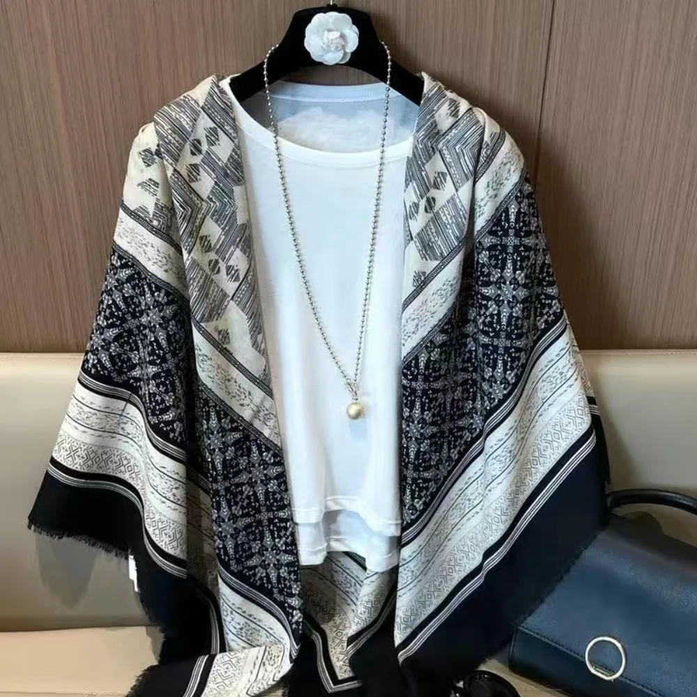 세련된 고급 면과 린넨 스카프 여성용 고급 아우터 숄 넥 스카프 가을 겨울 130cm 대형 사각 스카프