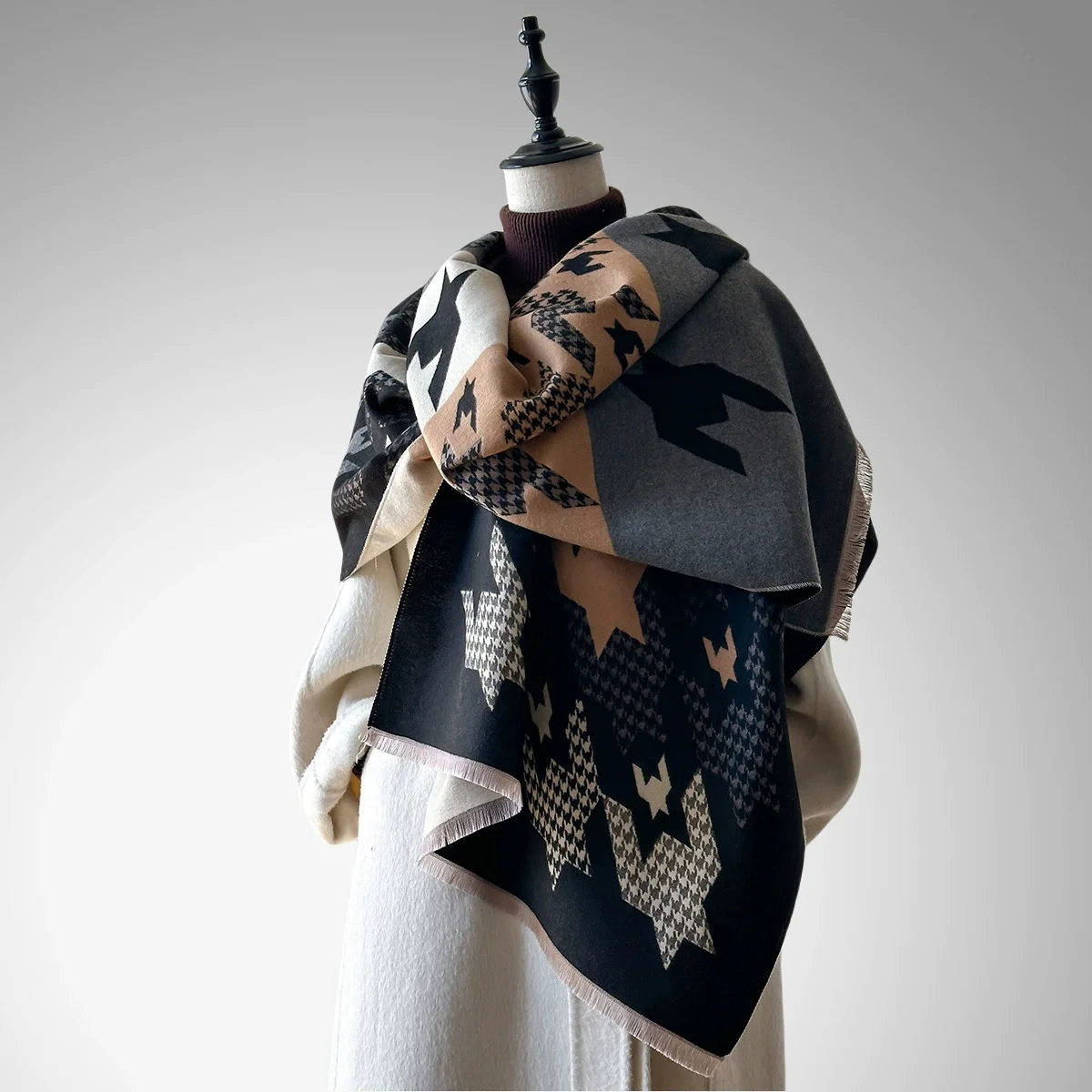 

2025 Women's Luxury Cashmere Scarf Houndstooth Pattern Warm Pashmina Shawl Thick Cozy Blanket Wrap Foulard Winter Accessory