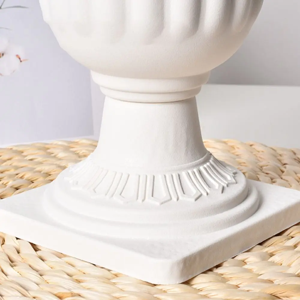 2 Stück weiße Kunststoffbehälter Blumentopf römische Hochzeit Sockel Stil Pflanzer nordische dekorative Vase