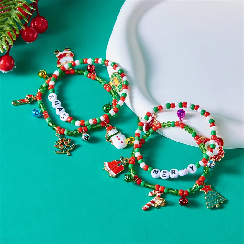 Bracelet de perles de riz multicolores de Noël pour femmes, pendentif père Noël mignon, arbre de Noël, bracelets de bonhomme de neige, bijoux de fête de navire de chia