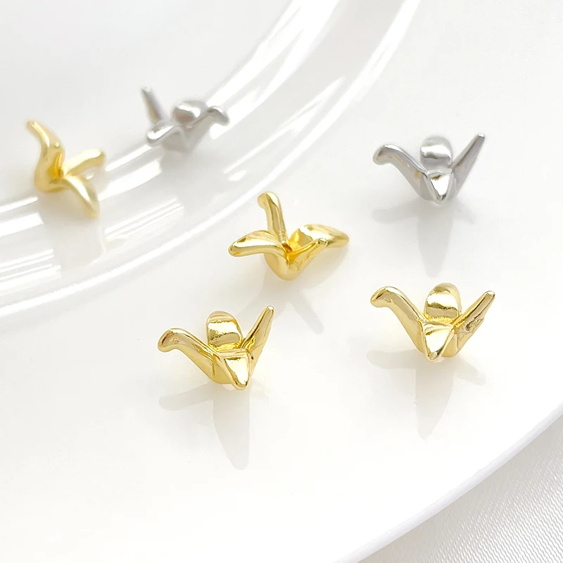 4 Pieces  Brass Plated with 14K Gold Thousand Paper Crane Perforated Pendant DIY Makes Fashionable Jewelry Accessories Materials