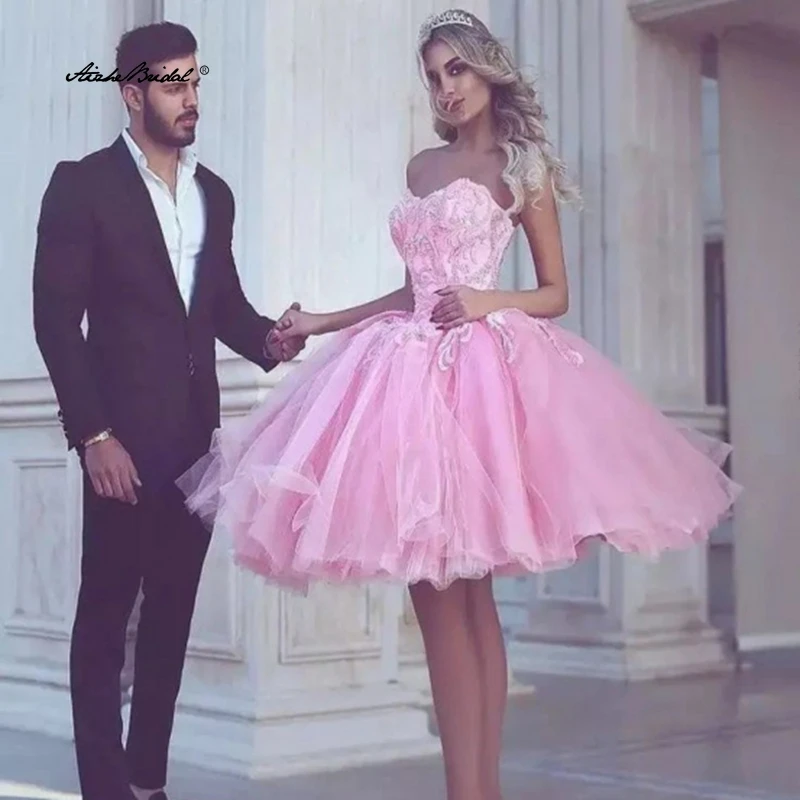 

Puffy Short Prom Ball Gowns Party Wear Dress Multi Layers Appliques Cocktail Prom Graduation Birthday Party Wears