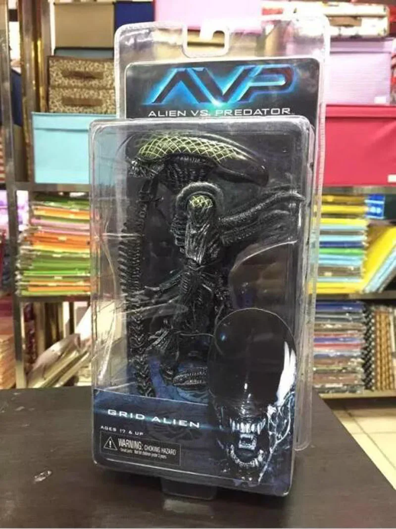 NECA Warrior Grid Alien PVC Action Figure Alien VS Predator Xenomorph Aliens modello da collezione giocattolo regalo di natale 19CM