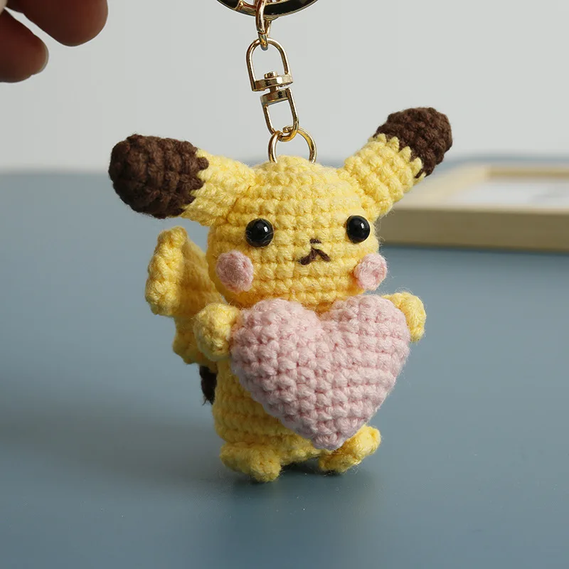Llaveros de felpa de Pikachu de punto de ganchillo, animales de peluche, colgante pequeño, colgantes para mochila, regalos de Navidad y cumpleaños para niños