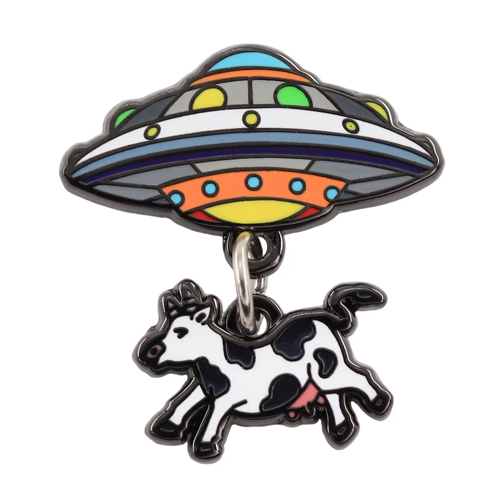 Lustige UFO-Entführungs-Kuh-Brosche, Monster-Raumschiff, Kuh-Fang-Abzeichen, Science-Fiction-Stil, Anhänger, Emaille-Pin, Kleidungsaccessoire – Detail 1