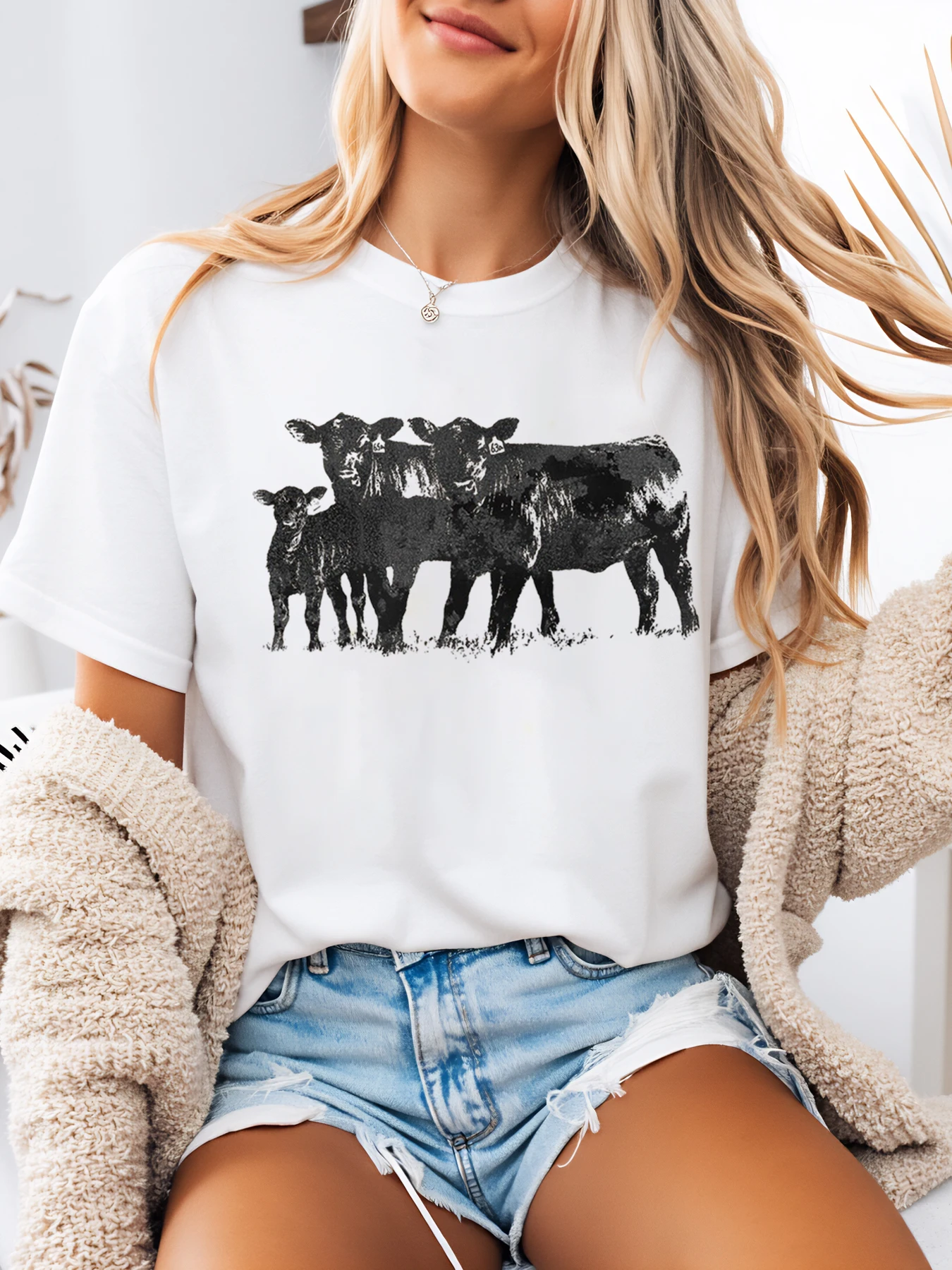 Camiseta gráfica com estampa de vaca para mulheres, roupa casual de verão branca plus size