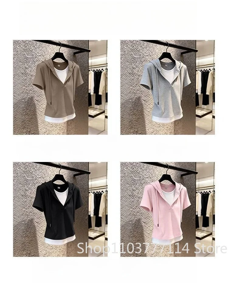 Neues Sommer V-Ausschnitt Kurzarm-Oberteil Trendiger Western-Stil Atmungsaktives Schlankmachendes Basis-T-Shirt Falsches Zweiteiler-Damenoberteil mit Kapuze – Detail 4