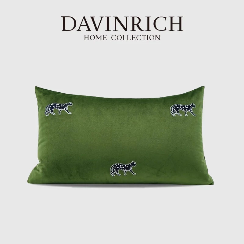 DAVINRICH Freedom Leopard Cushion Cover Retro Green Luxury Velvet Panther Embroidered Lumbar Pillowcase 30x50cm Random Patterns