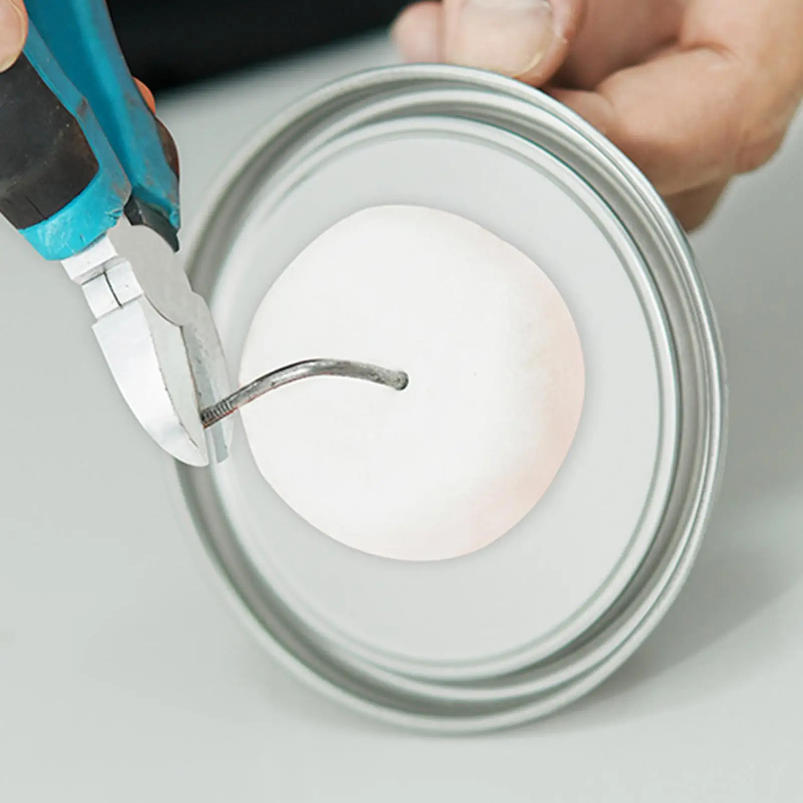 100g Metal Filler Putty Waterproof Portable Strong Bonding Epoxy Clay Filler for Craft Production Part Shaping Metal Ceramic
