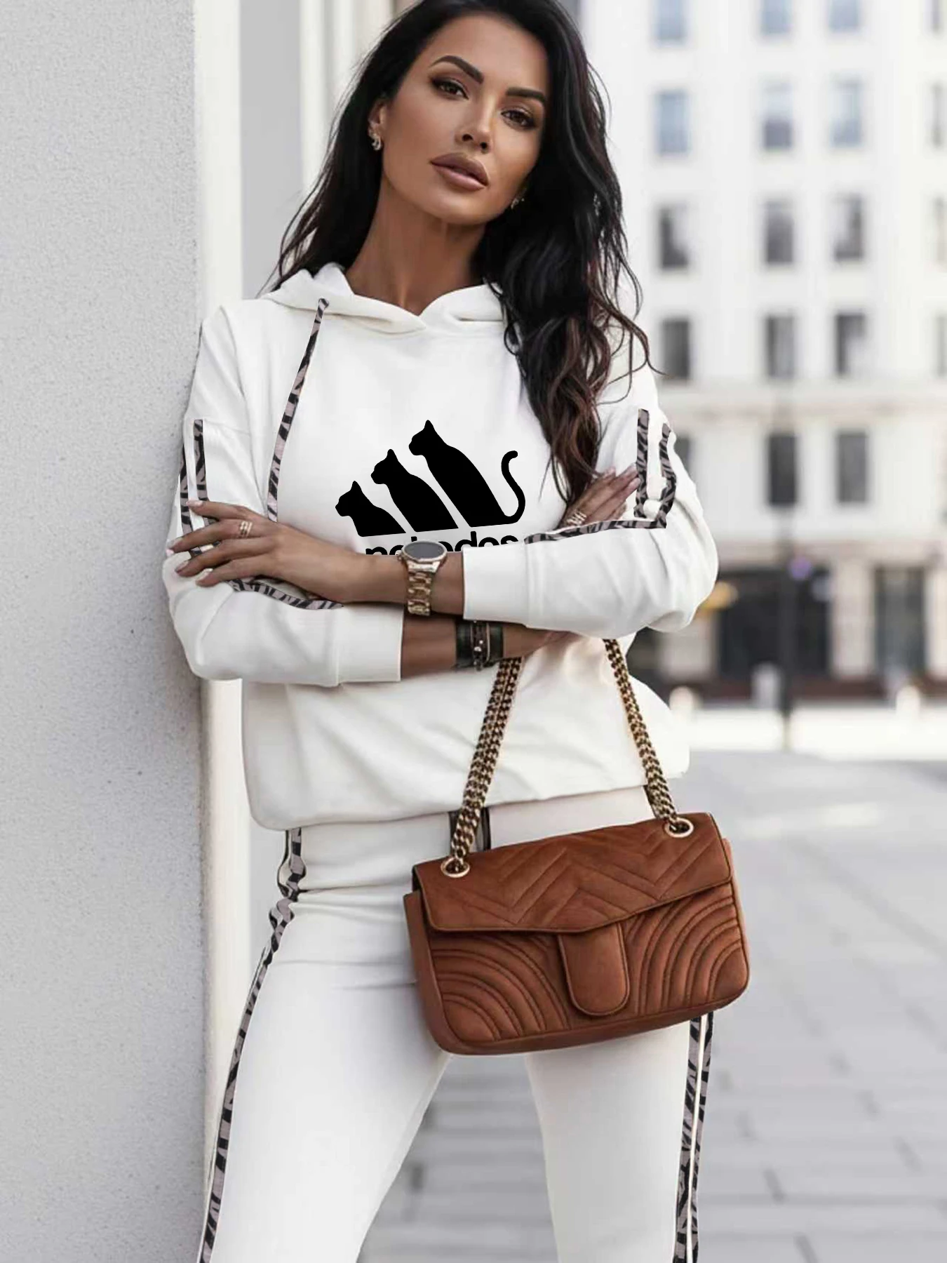 

Весенне-осенний модный комплект с капюшоном с принтом, свободная толстовка, спортивные штаны, крутой повседневный комплект из двух предметов с капюшоном Lazy Sweet для весны и осени, подходит для домашней и уличной одежды, женская одежда