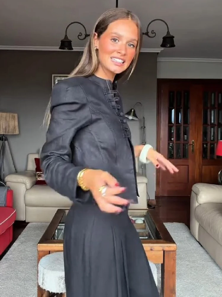 Elegante Damenjacke im chinesischen Stil mit Stehkragen, Knöpfen, langen Ärmeln, strukturiertem Stoff, schmaler Passform, geeignet für Büro, formelle Anlässe und den Alltag. – Detail 7