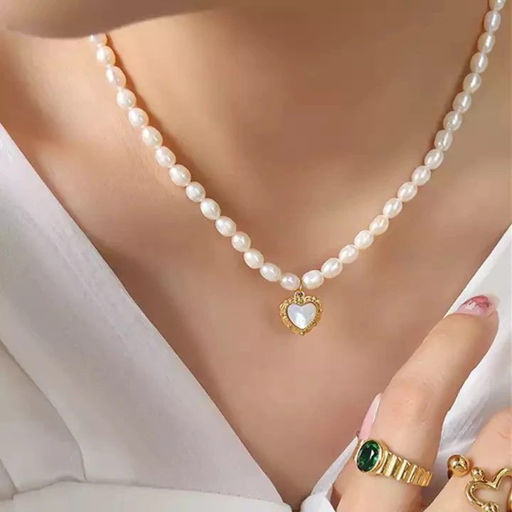 2022 Trendy Elegant Natural Pearl Necklace 18k Gold Plated Wedding Choker For Women Heart Charm String Bead Pearl Necklaces