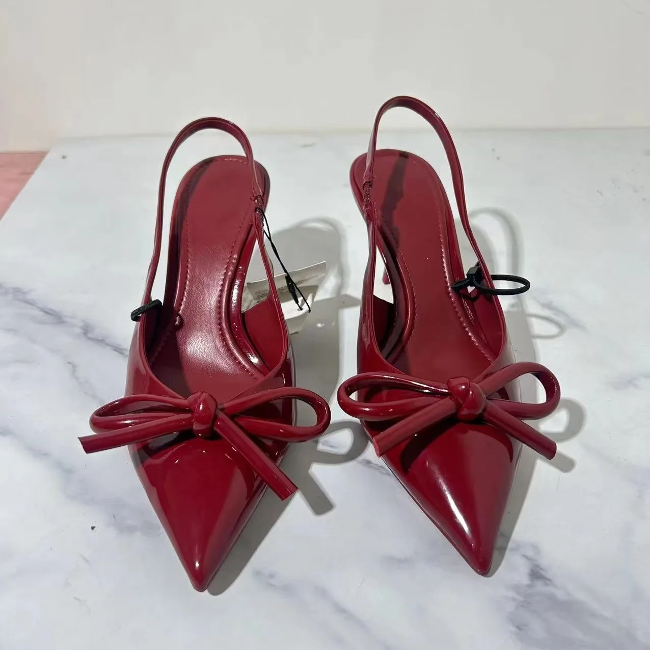 TRAF-zapatos de tacón alto con lazo rojo para mujer, calzado Sexy de charol con punta estrecha, elegantes, Otoño, 2024