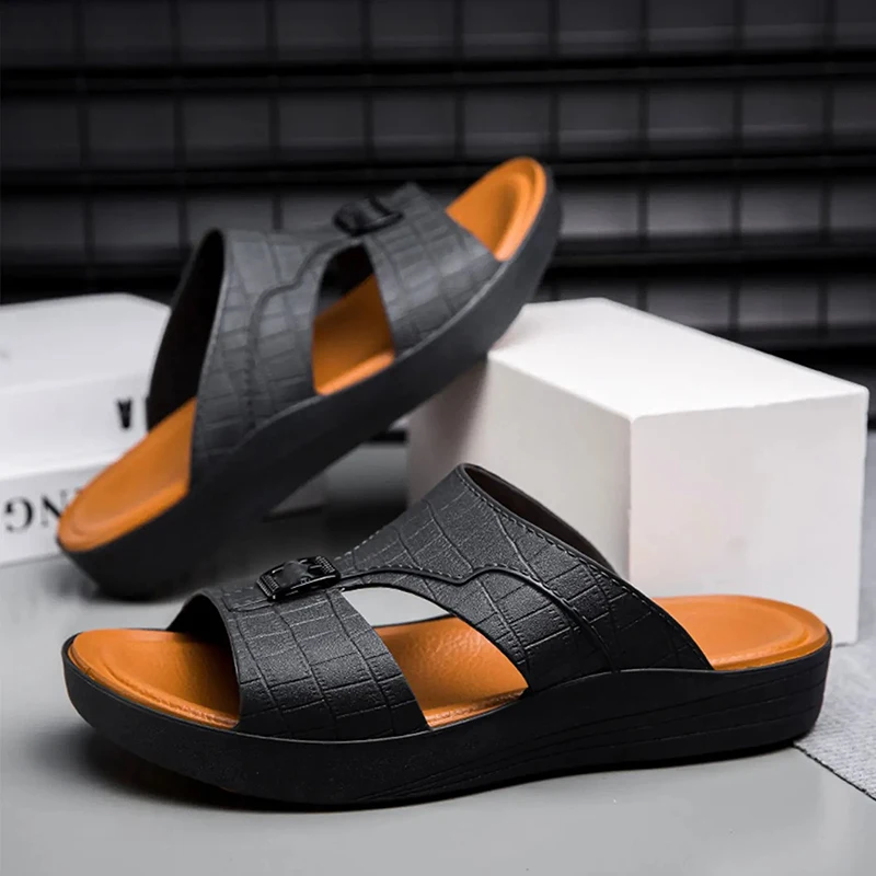 New Men's Outdoor Home Slippers, Sports and Leisure Shoes, Men's Beach Slippers, Anti Slip and Wear-Resistant Leather Slippers