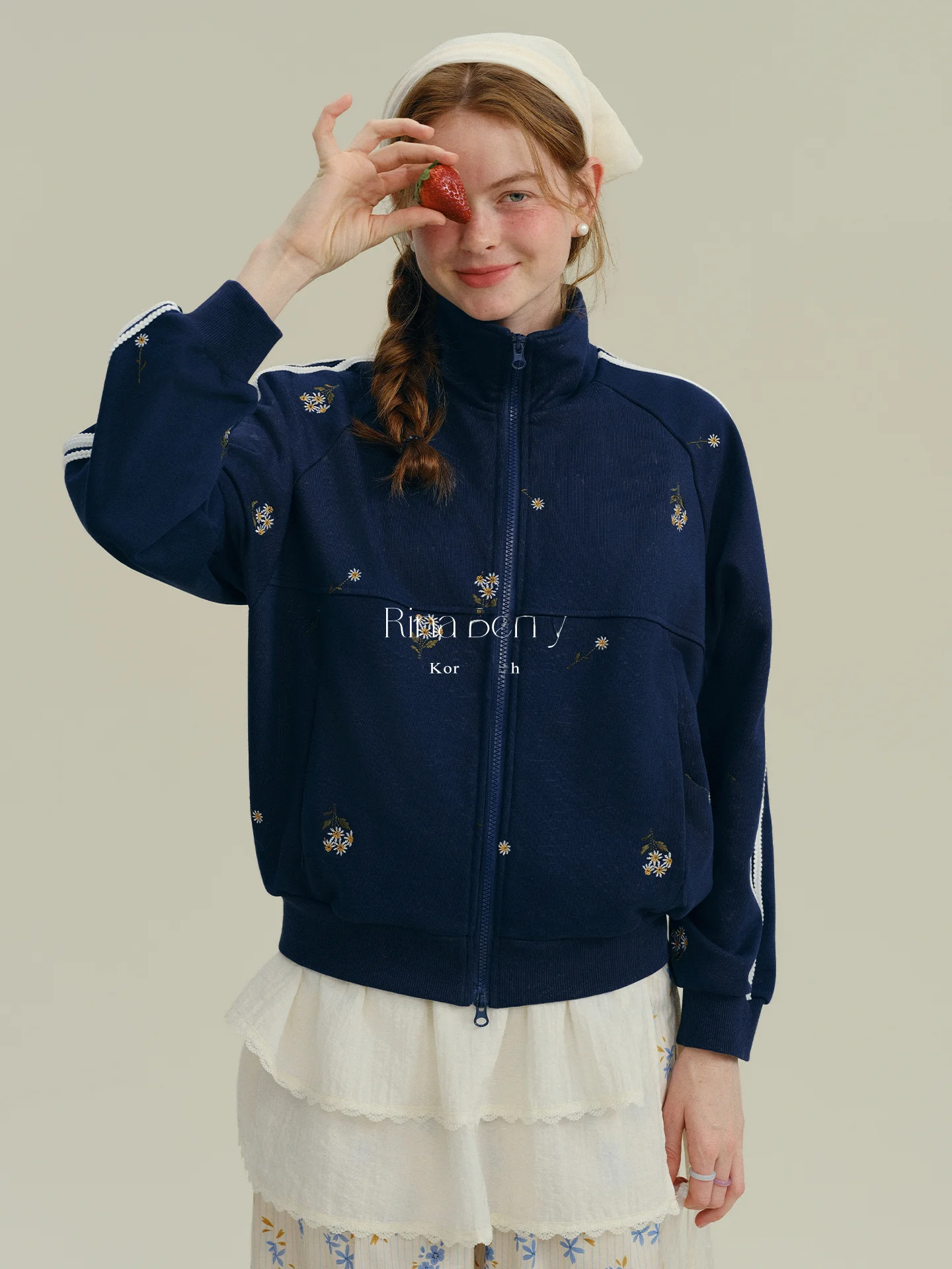 

Женская джинсовая куртка Rina Berry свободного кроя с вышивкой, на молнии, с длинными рукавами, для повседневной носки, весенняя коллекция