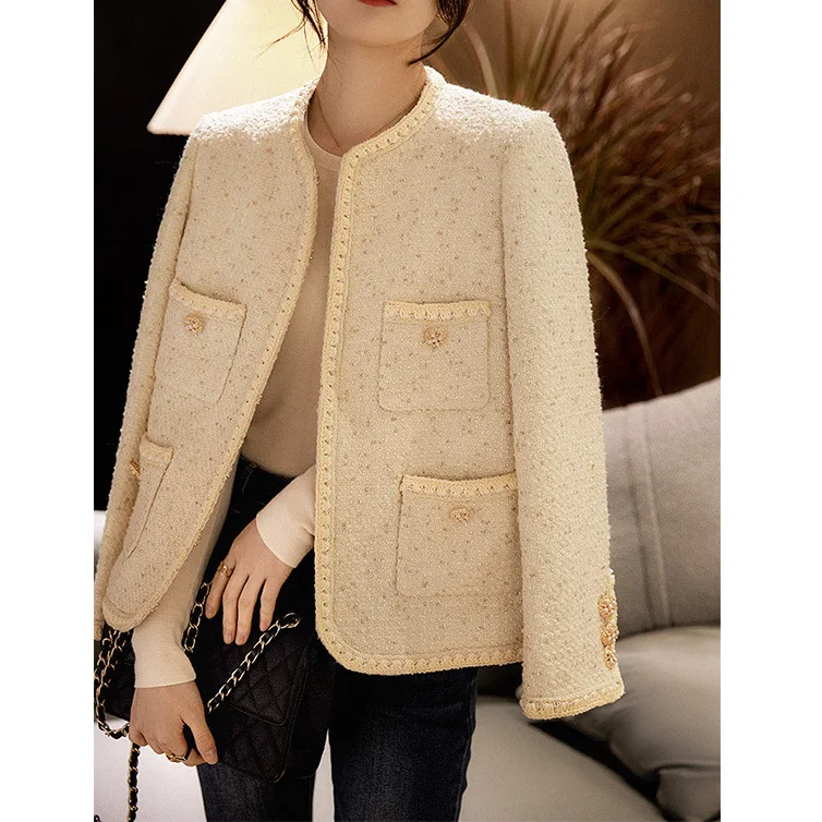 

High-end small fragrant jacket, short tweed women's clothing, spring and autumn women's clothing, autumn fashion top, white.