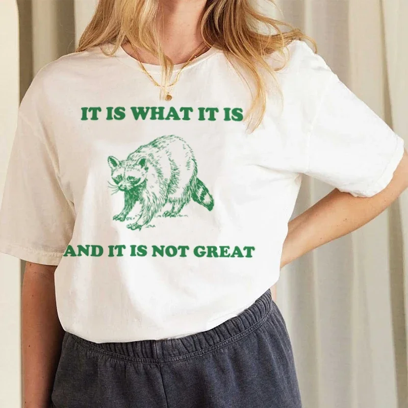 It Is What It Is Raccoon Meme T-Shirt Women Funny Mental Health Graphic T-Shirts Unisex Vintage Fashion Tops Short Sleeve Tees