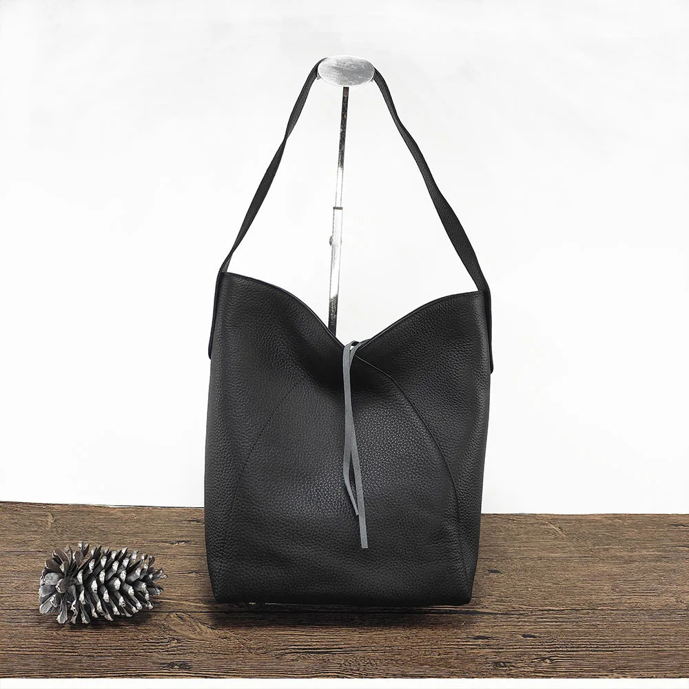 

Ladies' Tote Bag Women's Genuine Leather Bucket Casual Large Capacity High-end Commuting Handbag Shoulder Underarm Tote Bag