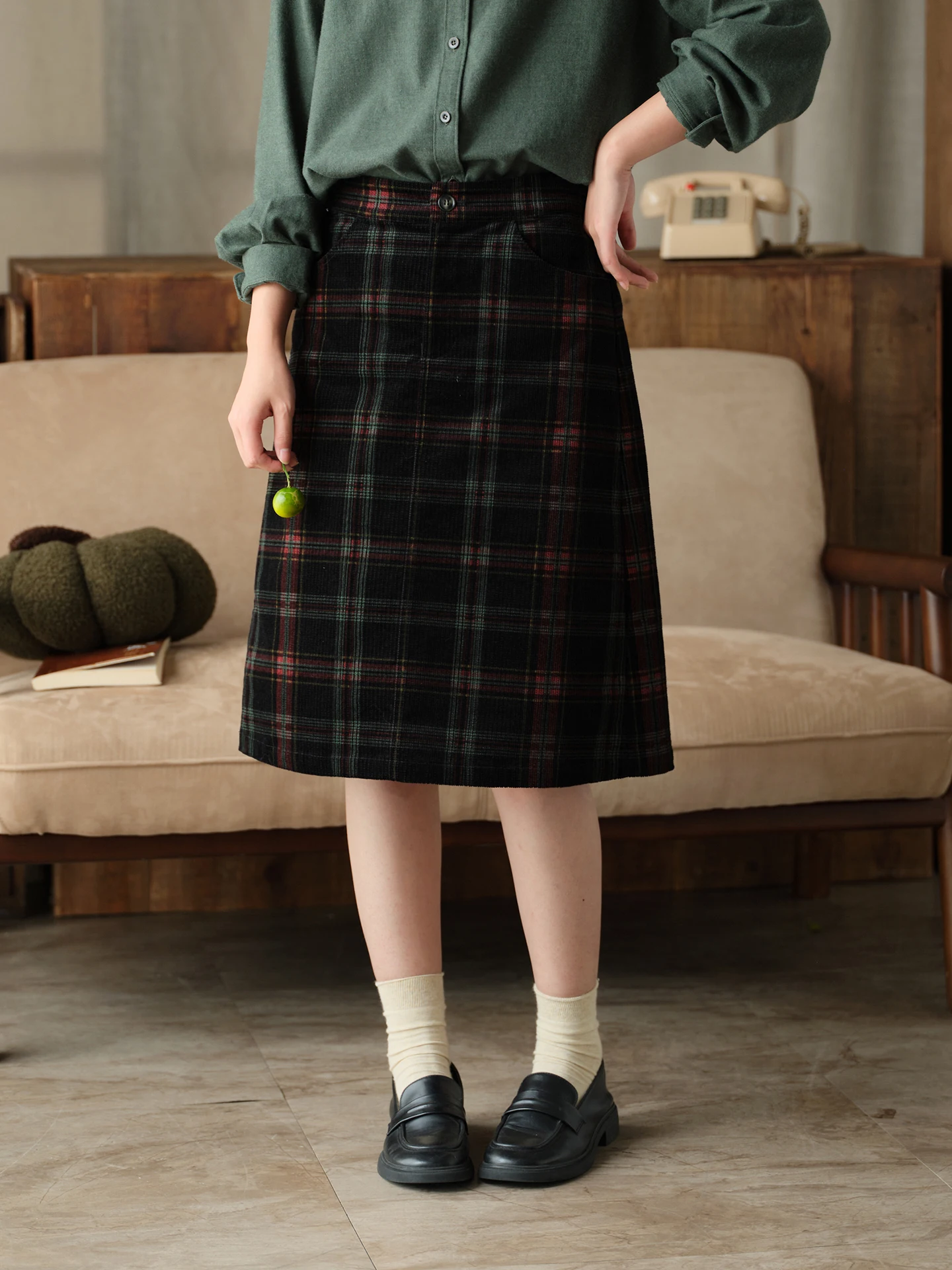 Original Design Corduroy Plaid  Skirt Women's High Waist Straight Cut Autumn Fashion Breathable Skin-Friendly Casual Skirt
