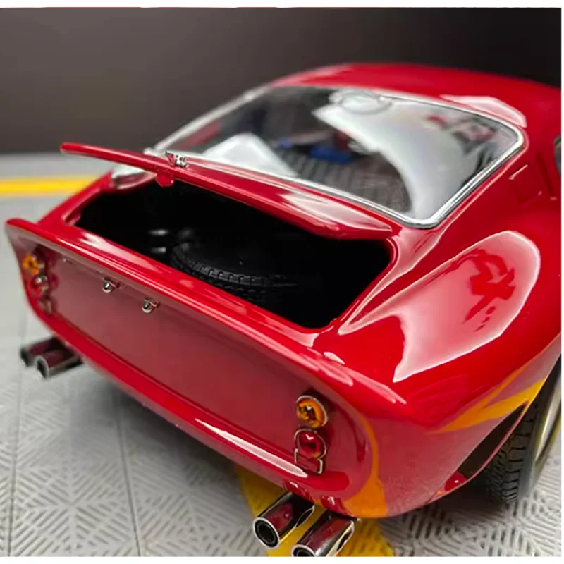 Diecast 1:18 Scale 250 GTO Sports Car Alloy Simulation Car Model Classic Car Collection Fans Gift Toy Static Display Souvenir