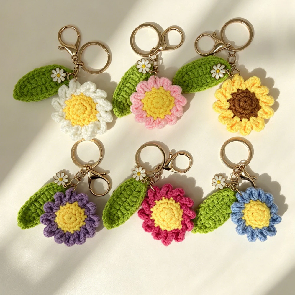 Niedlicher Gehäkelter Gänseblümchen-Schlüsselanhänger Handgemachter Gewebter Mini-Blumenanhänger Gestrickter Blumen-Schlüsselring Taschendekoration Liebevolles Geschenk – Detail 1