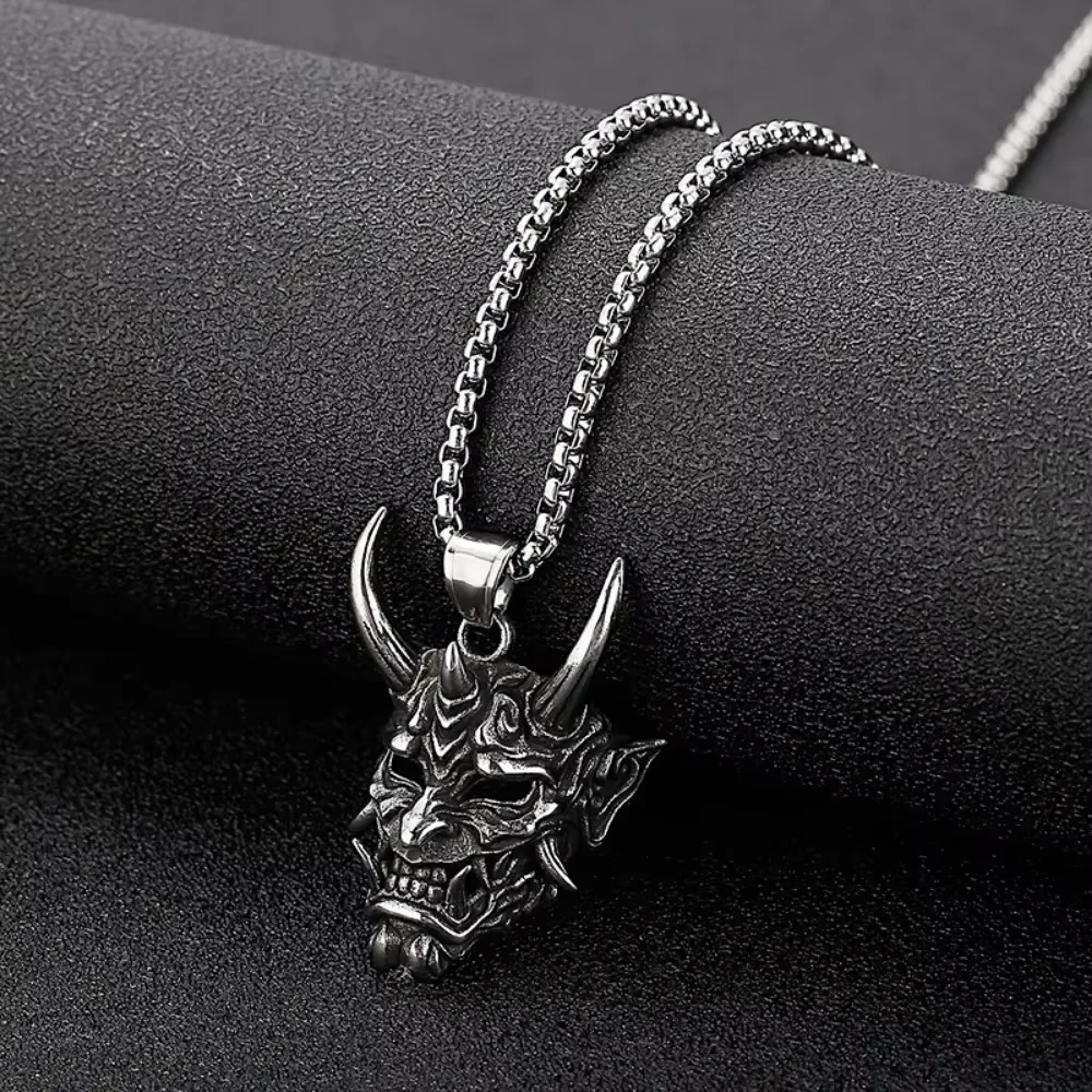 Retro Punk Demon Mask Samurai Ghost Pendant Necklace, Unisex Long Chain, Hip-Hop Rock Party Necklace Gift Accessory