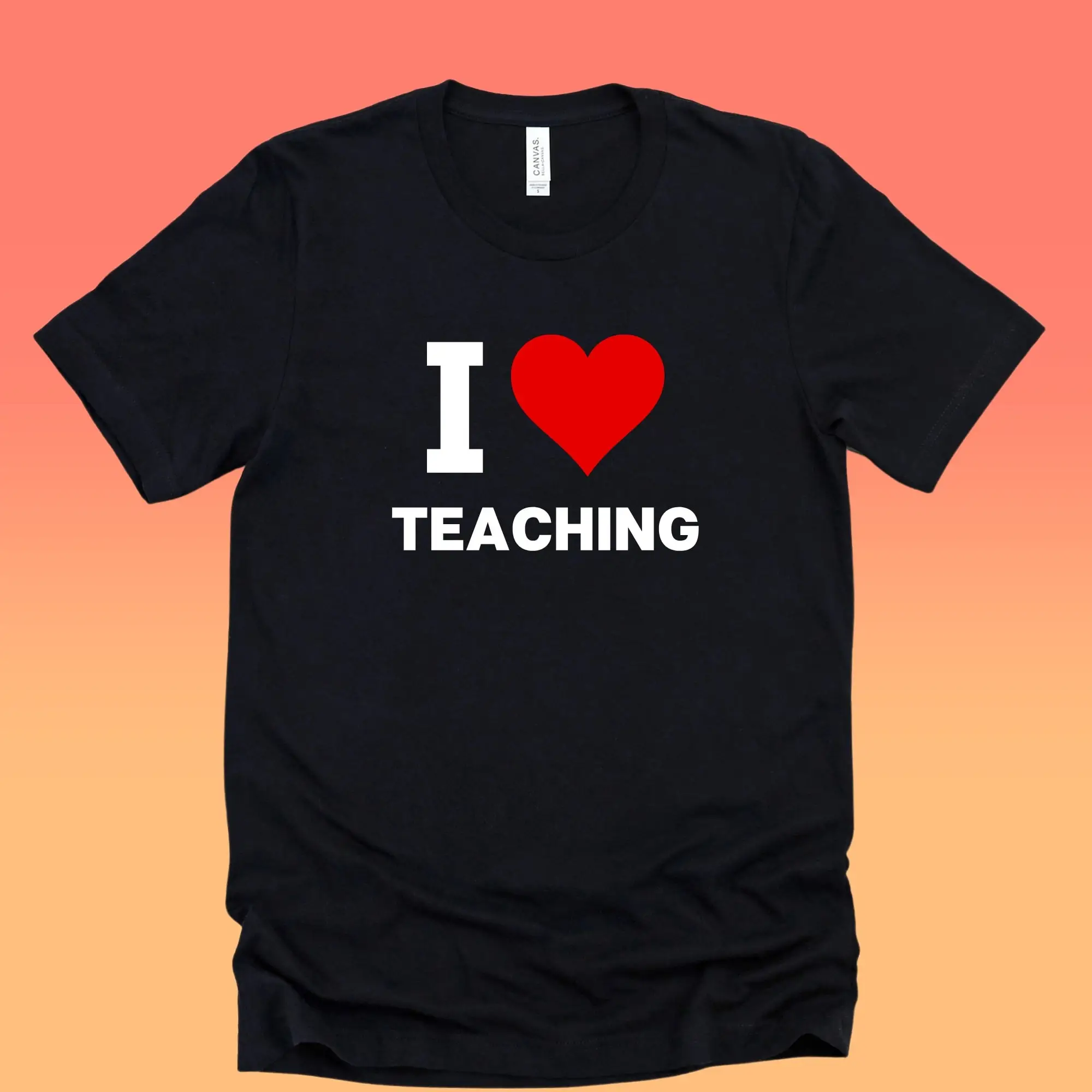 Я люблю учить футболку сердца учителя любовника смайлика счастливого женщины для меня