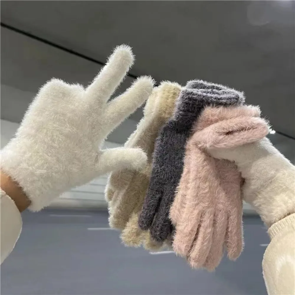 Cute Thickened Furry Gloves Solid Color Cold-proof Five Finger Gloves Windproof Warm Mink Velvet Gloves Winter