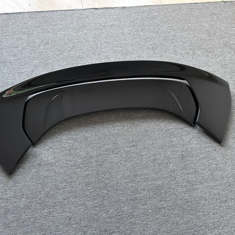 High Quality Dry Carbon Fiber Tail Wing Body Kit for SF90 Upgrade in M Style, New Style Rear Spoiler Car Kit
