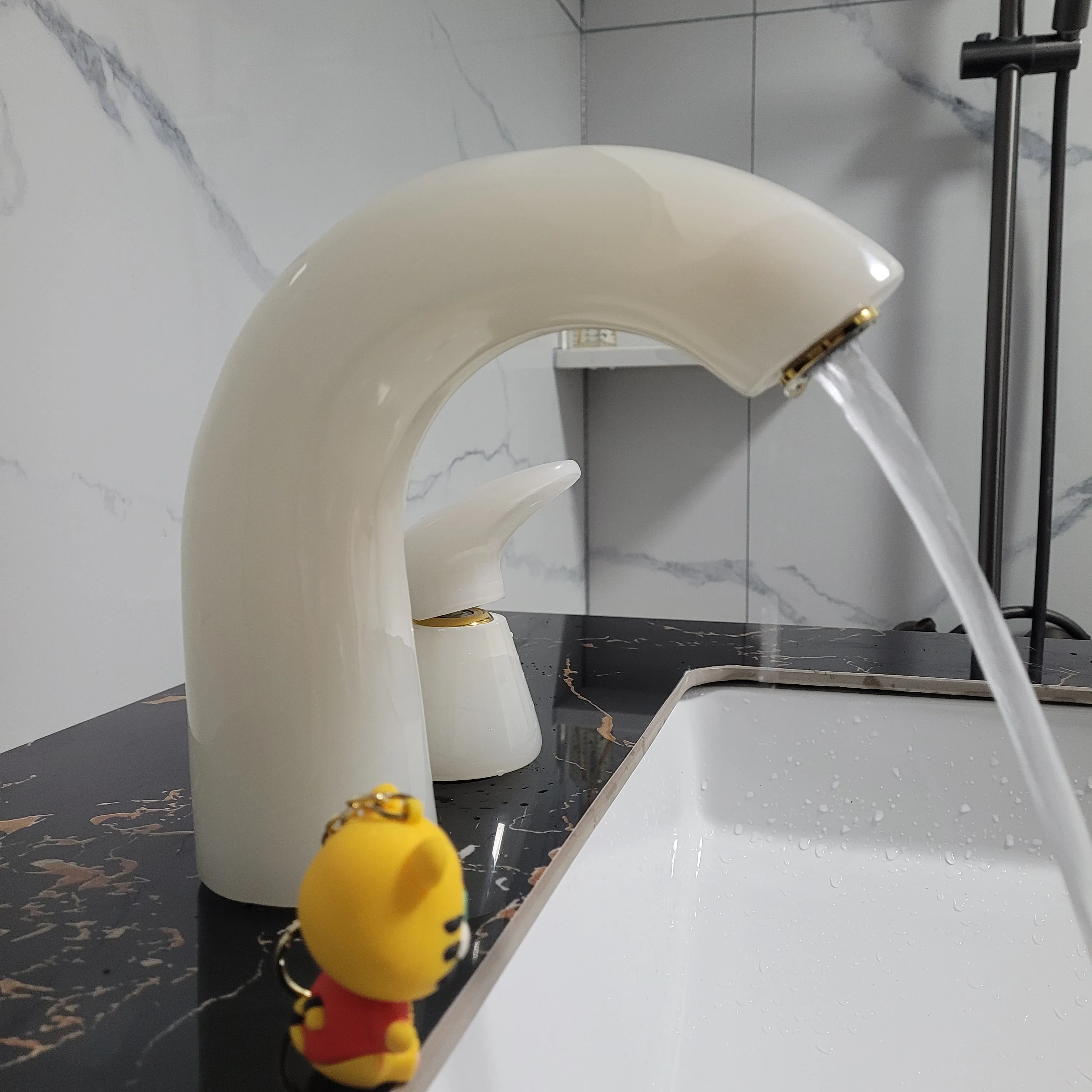 Keran Marmer Giok Putih