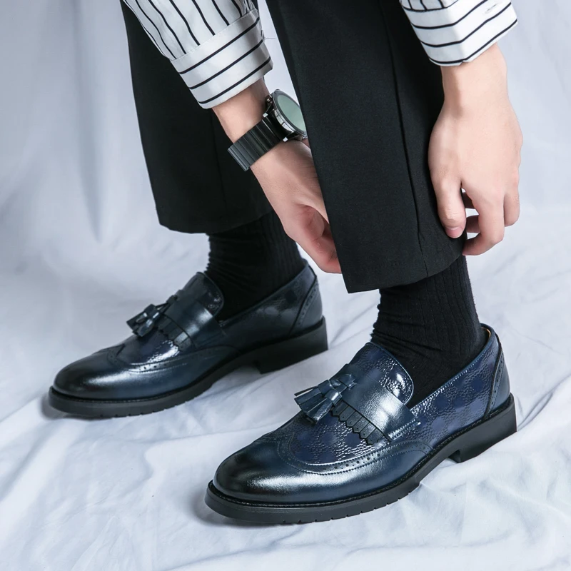 Italian Brand Men\'s Wedding Pointed Shoes Soft Soled Anti Slip Men\'s Loafers Leather Casual Shoes Fashionable Blue Free Delivery
