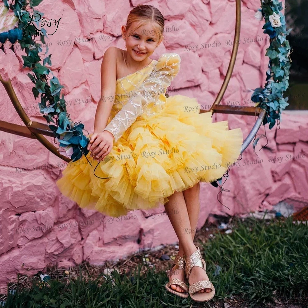 Cute One-shoulder Yellow Tiered Pageant Gown A-line Flower Girl Dress Knee Length Sequin Party Dress for Kids