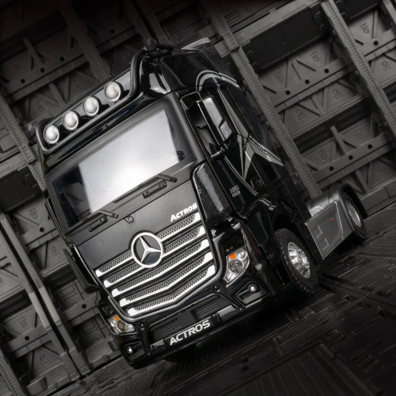

1:36 Mercedes Benz Trailer Head Alloy Car Model Pendant Door Can Open Children's Sound and Light Power Toy Car Gift