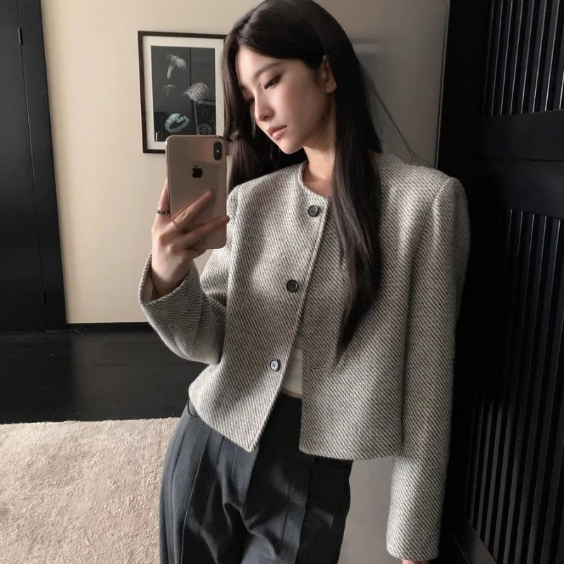

Autumn New Vintage Fashion Round Neck Single Breasted Tops Women Sweet Striped Loose Jacket Elegant Fashion Short Coat Chic New