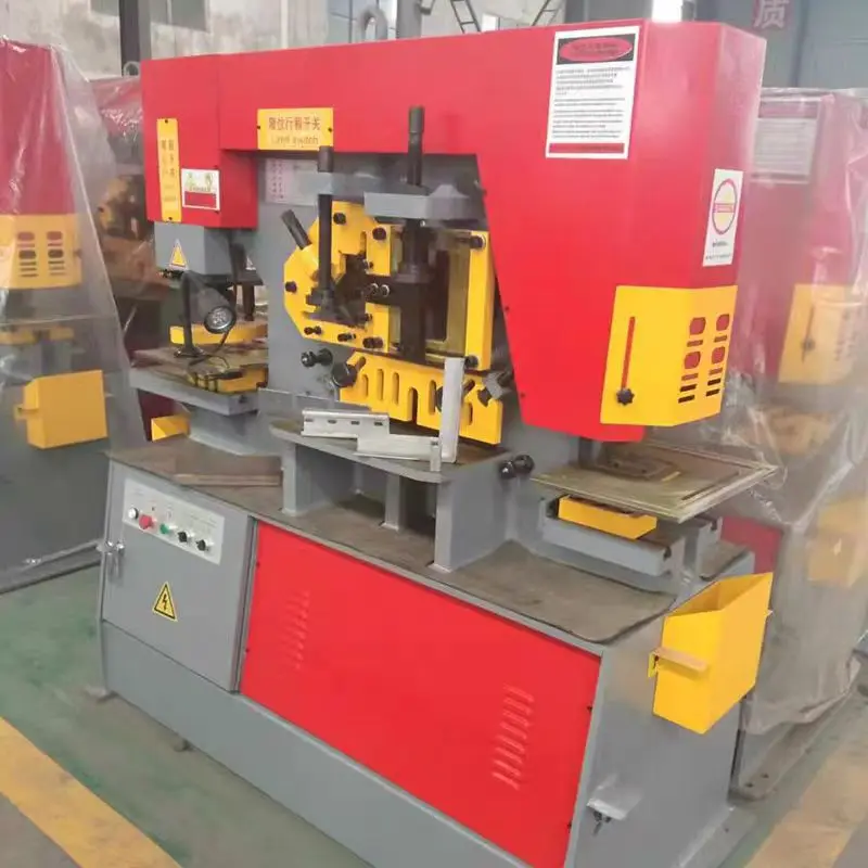 آلة قص الحديد والقص الهيدروليكية المدمجة باستخدام الحاسب الآلي متعددة الوظائف