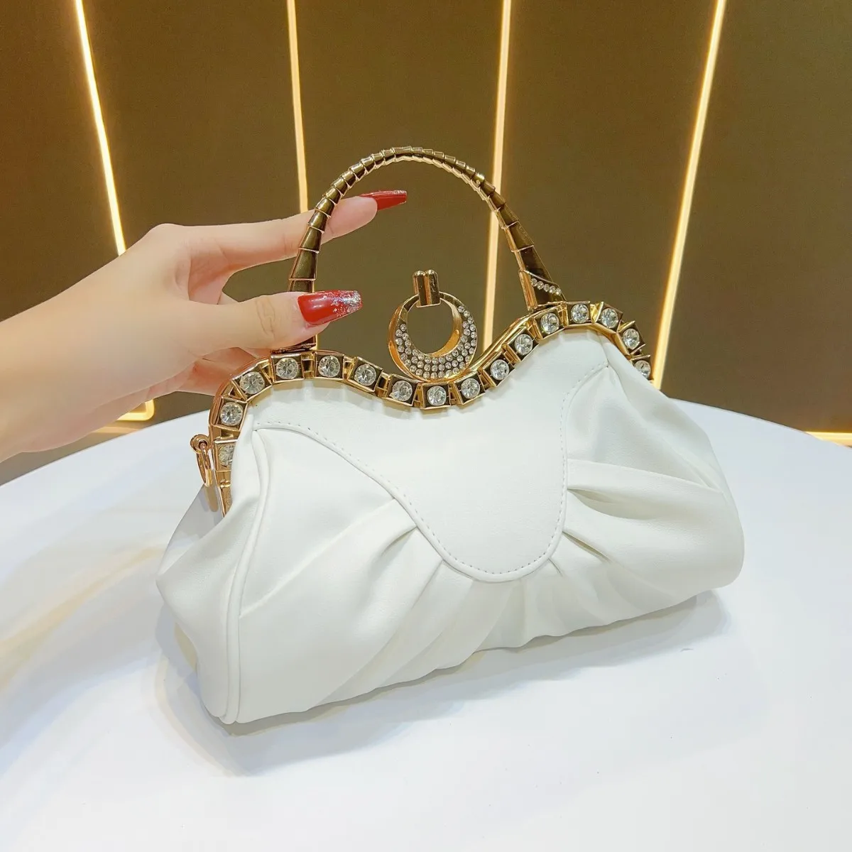 

Luxury Diamond Chain Evening Clutch Women’s Crossbody Shoulder Bag Elegant Party Wedding Purse Ladies Handbag Fashion Tote
