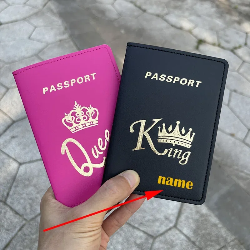 Copertina per passaporto personalizzata King and Queen con nome color oro per coppia Passaporto porta passaporto personalizzato personalizzabile