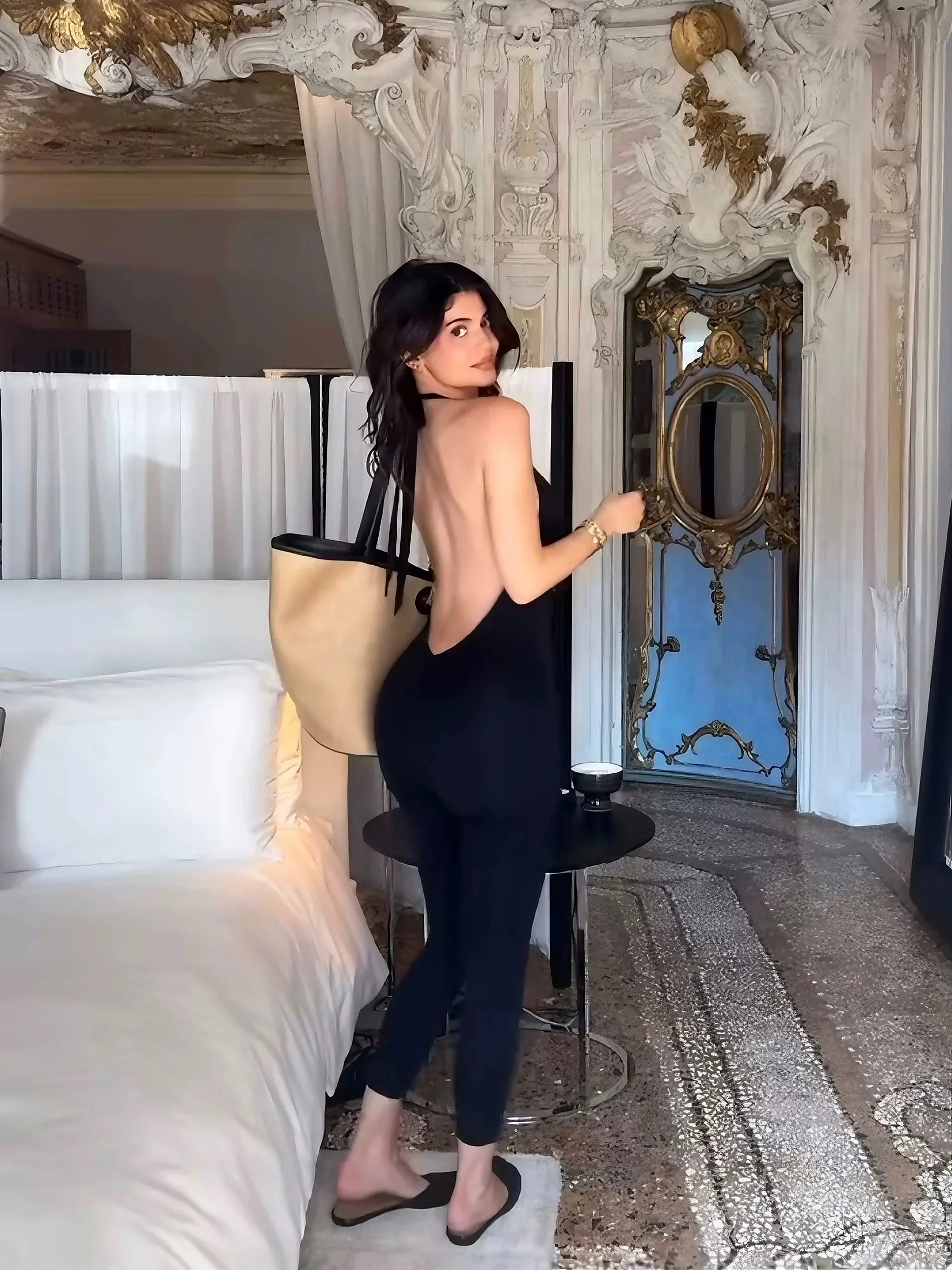 

sexy Catwoman backless stretch rompers with nine-point pants super body proportions