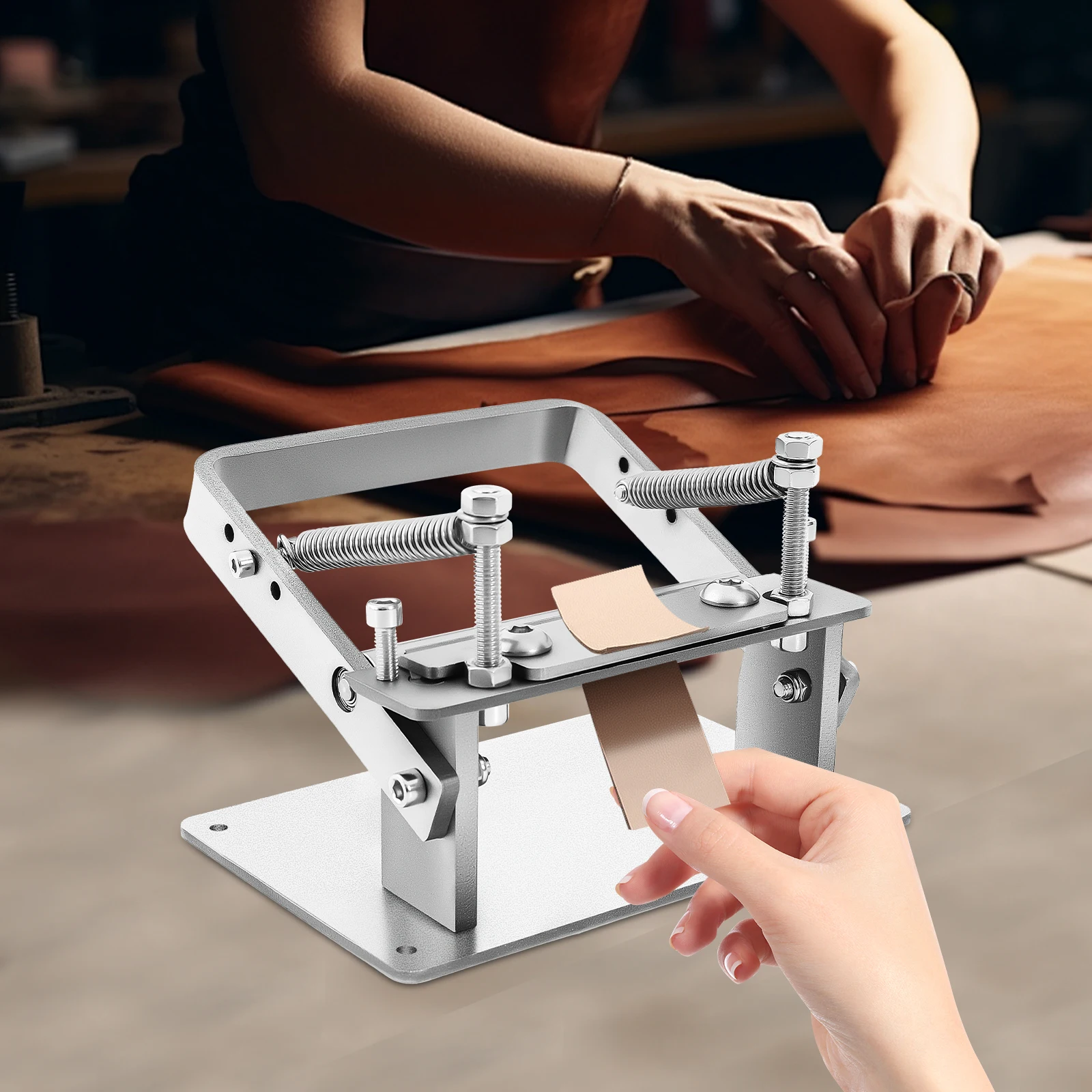 

Manual Adjustable Leather Skiving Machine Paring Peeling Machine, 304 Stainless Steel DIY Leather Working Tool for Thinning