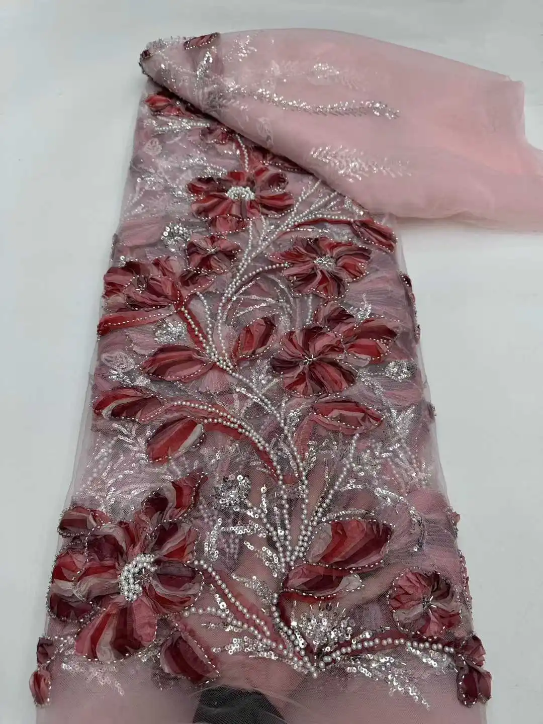 

Розовый высококачественный африканский 3D цветок, кружевная ткань с блестками, сетка, роскошная тюлевая ткань с тяжелой вышивкой бисером для шитья платьев