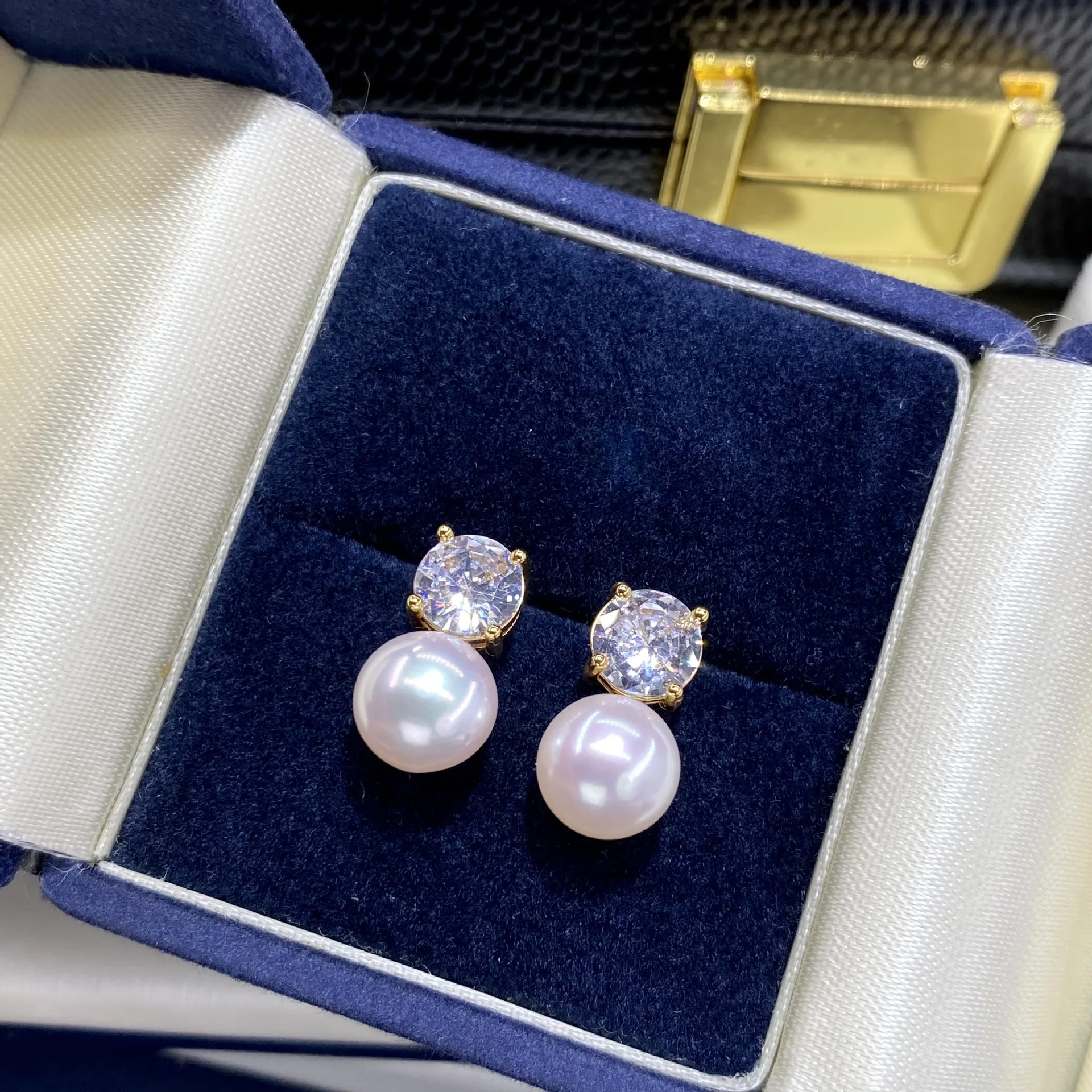 huge AAAA 9-10mm 10-11mm 11-12 - огляд і ціна Akoya Pearl Stud Earrings Sterling Silver