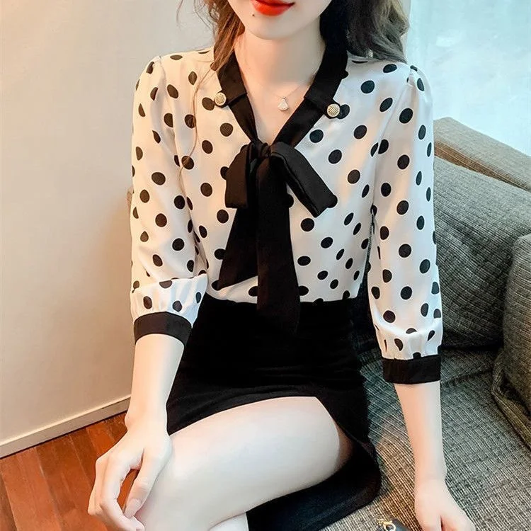 

Женская шифоновая блузка в горошек без рукавов с V-образным вырезом, летний модный топ с рукавами-колокол длиной три четверти