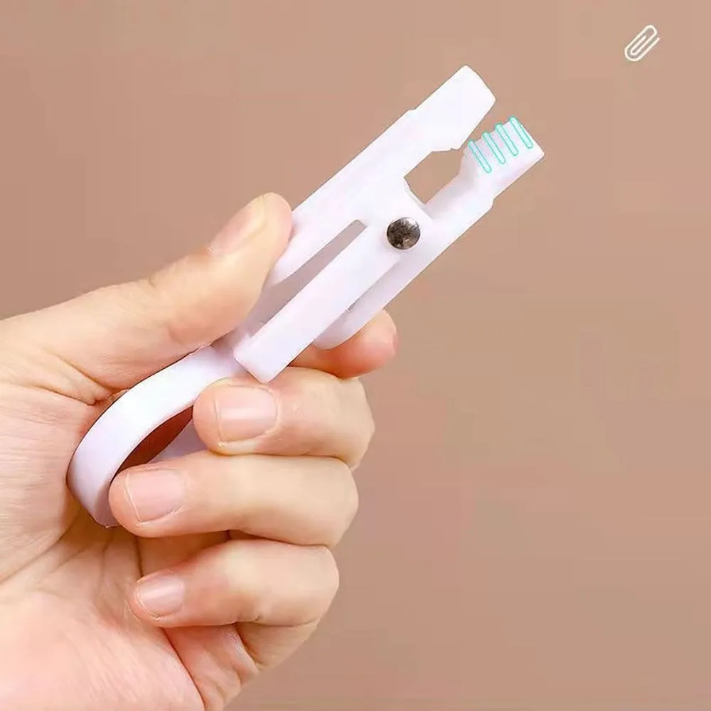 

360° Rotation Plastic Clip Durable Compact Design Clothes Storage Clip Multi-Purpose Hook Space Management Household Organizer