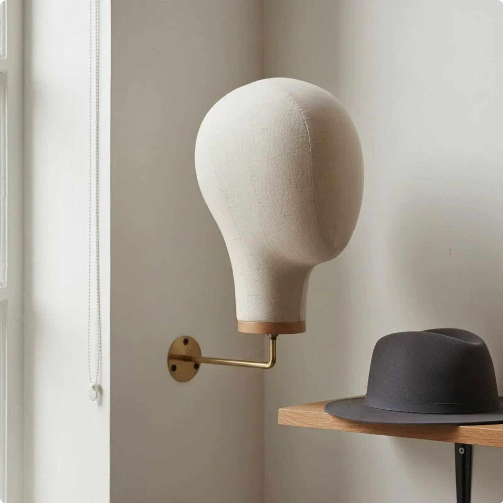 Linen Head Display Shelf Elegant Mannequin Head Wall Mount for Hat Wig Storage in Home or Store