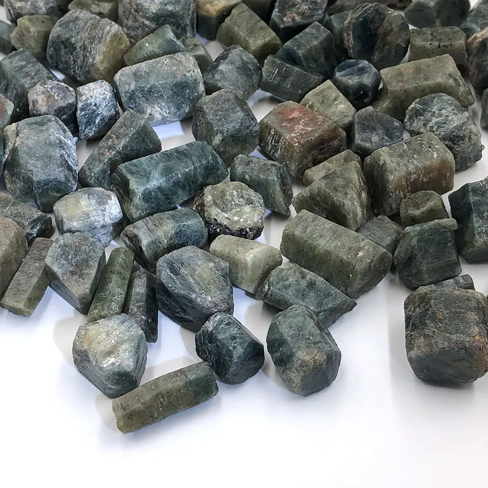 

MagicCrystals Green Corundum Raw Natural Stone Crystals Healing Gemstones Reiki Crystal Home Decoration Minerals Decor 50g Pack