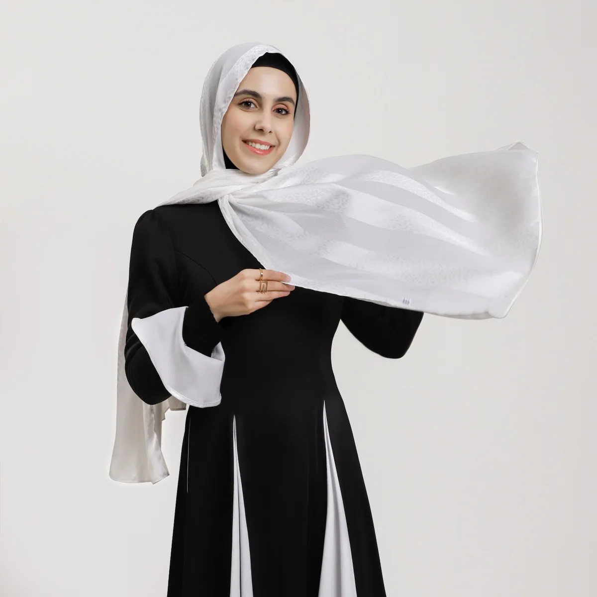 Elegante Muslimische Hijab Frauen Böhmischen Weichen Satin Islam Ramadan Hijabs Foulard Femme Schal Wrap Schal Kopftuch Bufanda Stirnband – Detail 3
