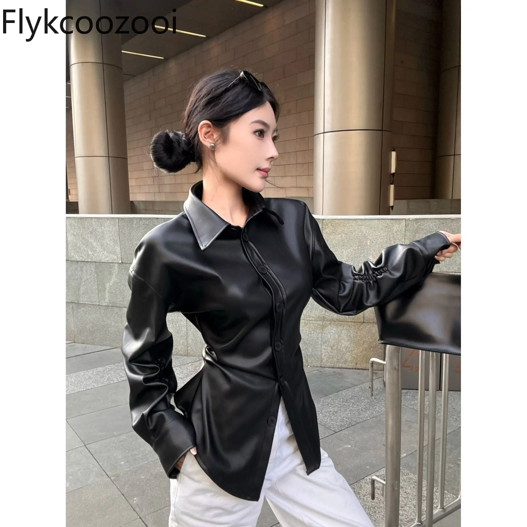 

Flykcoozooi Retro Black Polo Neck PU Leather Jacket for Women Spring New High end Stylish Waist Slimming Leather Shirt Women Top