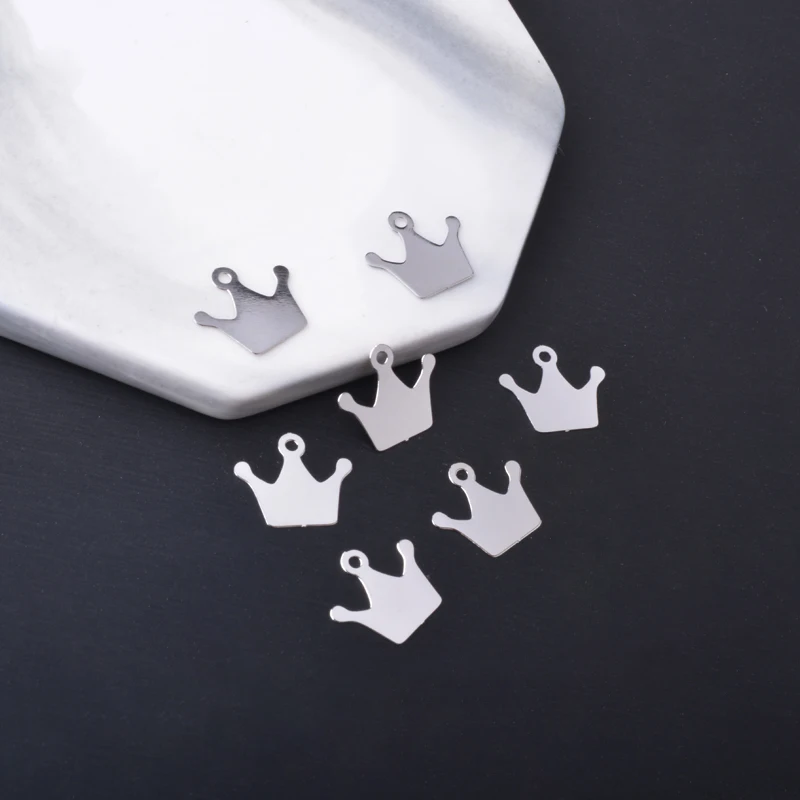 30 Stück AC15259 Messing-Schmuck-Kronen-Anhänger Bunte Blumen-Anhänger DIY Damen Ohrring Halskette Zubehör – Detail 5