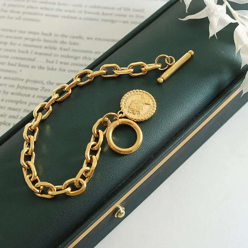 Popular 18K Gold Plated Stainless Steel Chunky Chain Coin Bracelet Women T-Bar Clasp Queen Charm Jewelry